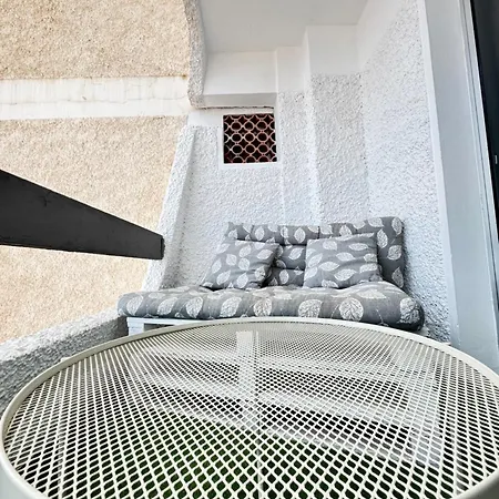 Modern & Bright Sea View شقة