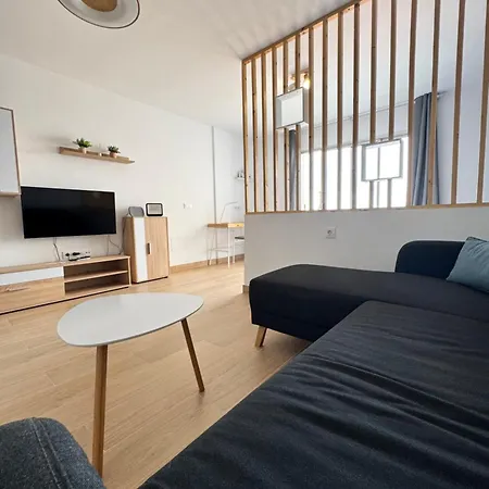 Modern & Bright Sea View *