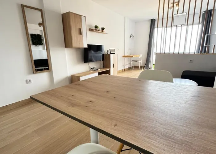 Modern & Bright Sea View Apartment *