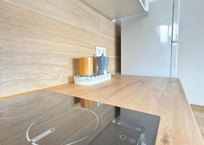 Modern & Bright Sea View Apartment