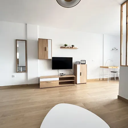 Modern & Bright Sea View