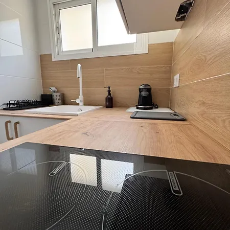 Modern & Bright Sea View