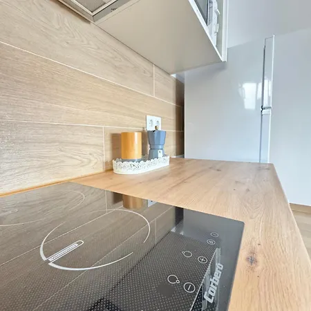 Modern & Bright Sea View Appartement