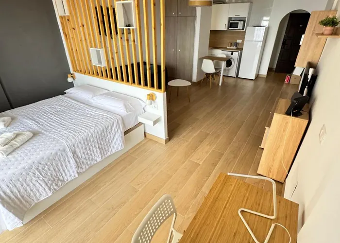 Modern & Bright Sea View